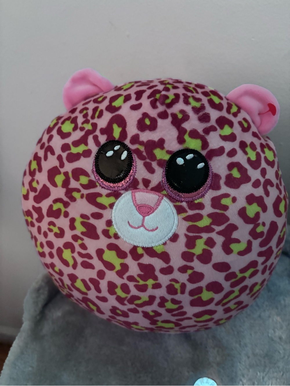 Cute Huggable Stuffed Animal - hug hug